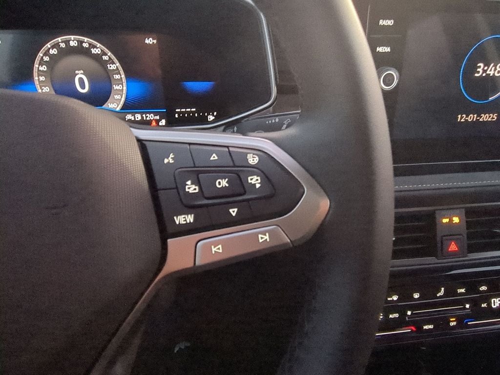 2026 Volkswagen Taos 1.5T SE Black