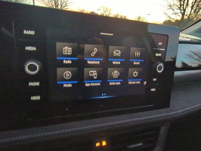 2026 Volkswagen Taos 1.5T SE Black