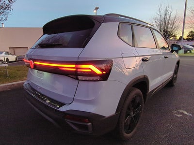 2026 Volkswagen Taos 1.5T SE Black