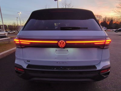 2026 Volkswagen Taos 1.5T SE Black