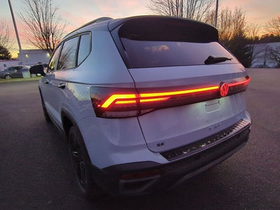 2026 Volkswagen Taos 1.5T SE Black