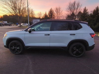 2026 Volkswagen Taos 1.5T SE Black