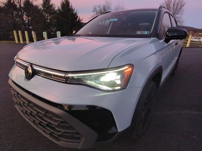 2026 Volkswagen Taos 1.5T SE Black