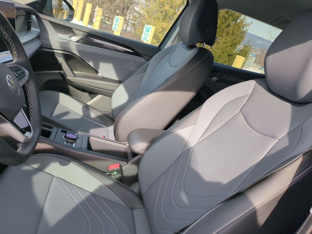 2025 Volkswagen Tiguan 2.0T SE