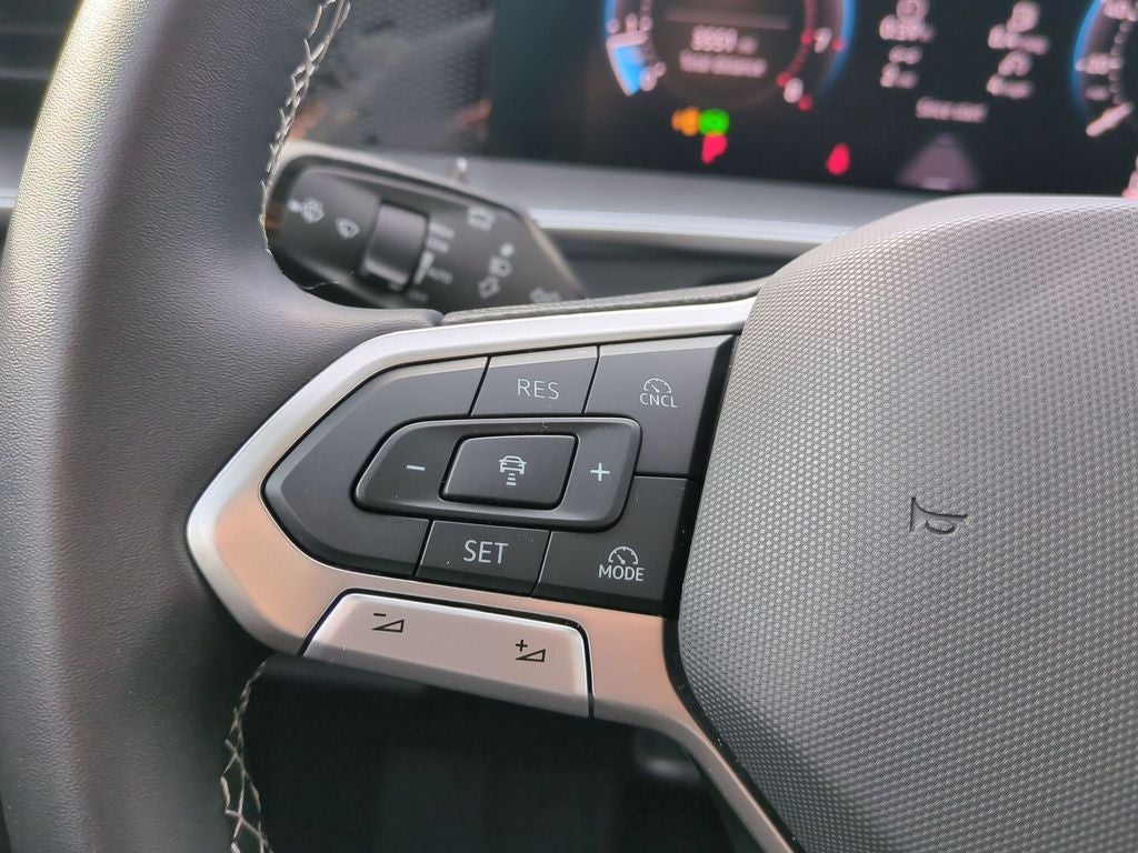 2025 Volkswagen Tiguan 2.0T SE