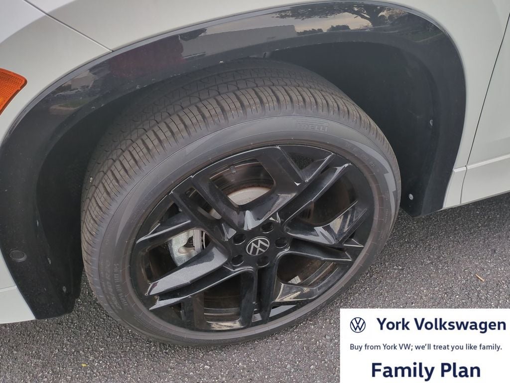 2026 Volkswagen Tiguan 2.0T SE R-Line Black