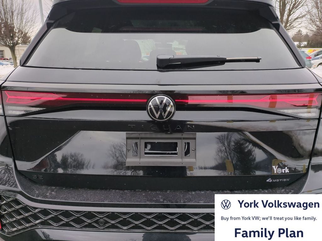 2026 Volkswagen Tiguan 2.0T SE R-Line Black