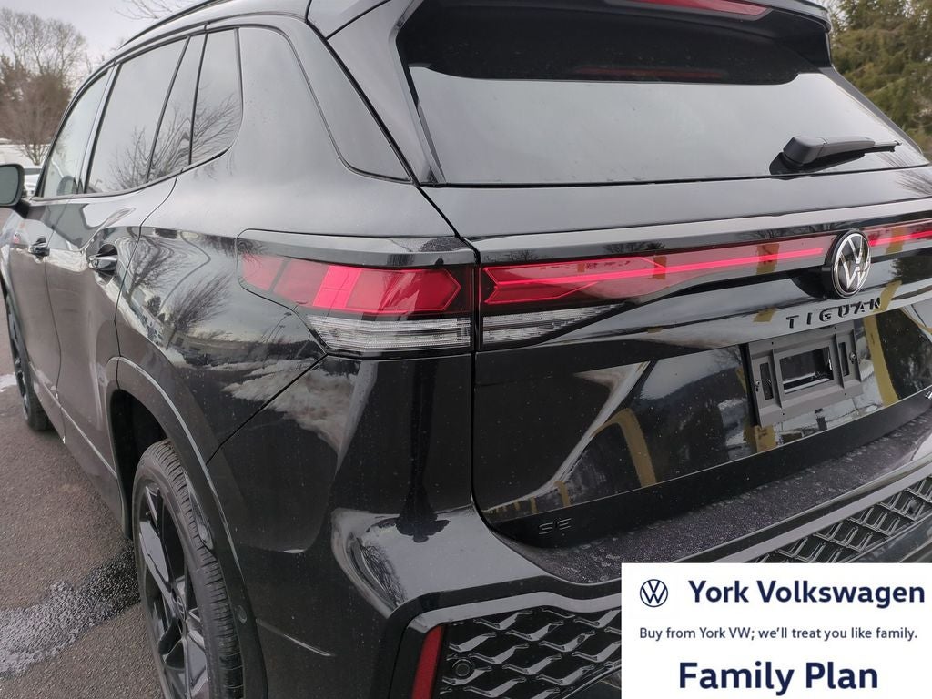 2026 Volkswagen Tiguan 2.0T SE R-Line Black