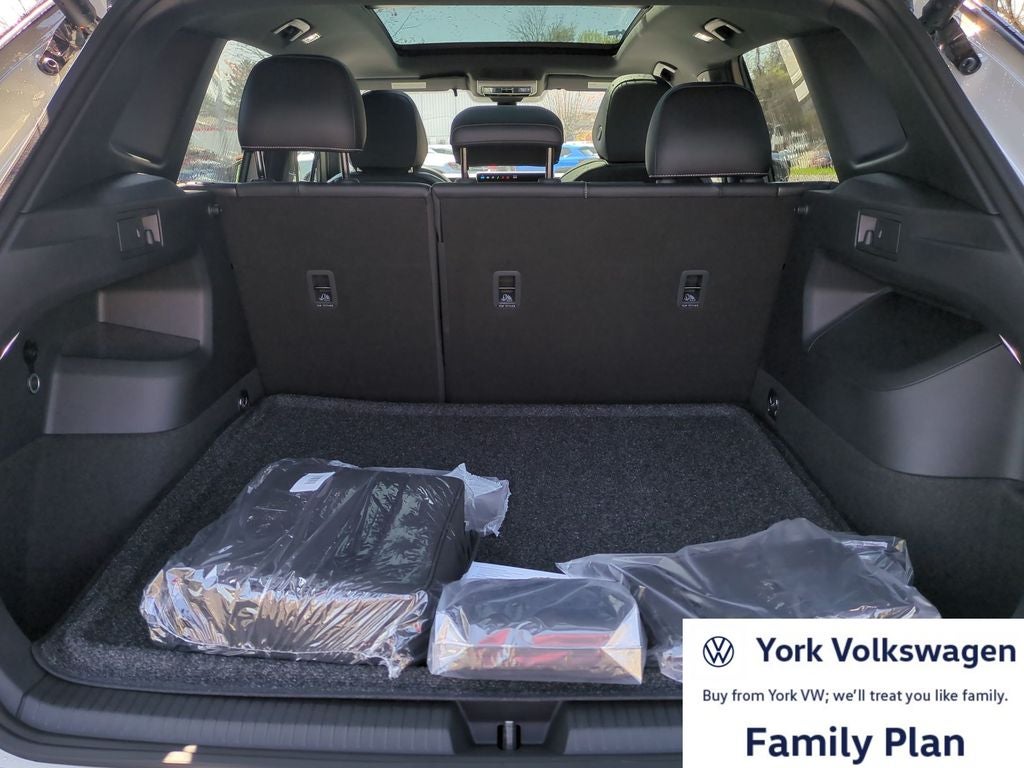 2026 Volkswagen Tiguan 2.0T SE R-Line Black