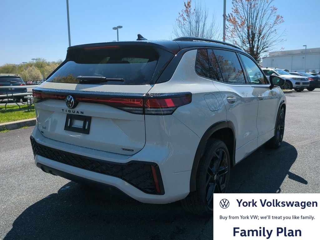 2026 Volkswagen Tiguan 2.0T SE R-Line Black