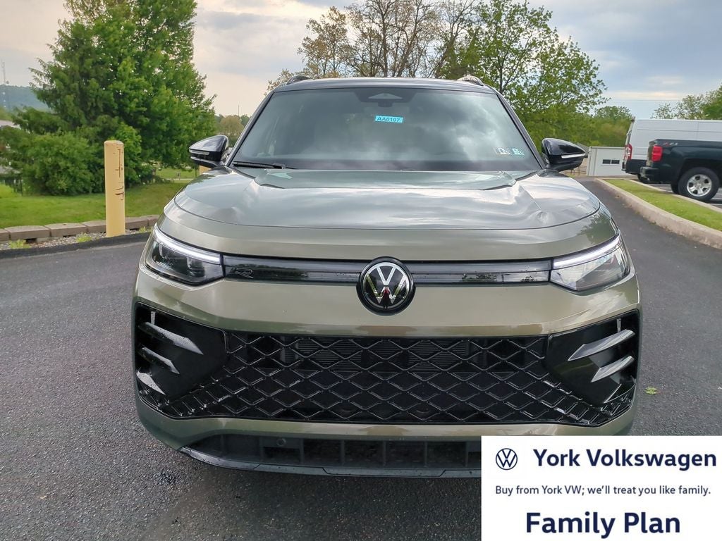 2026 Volkswagen Tiguan 2.0T SE R-Line Black
