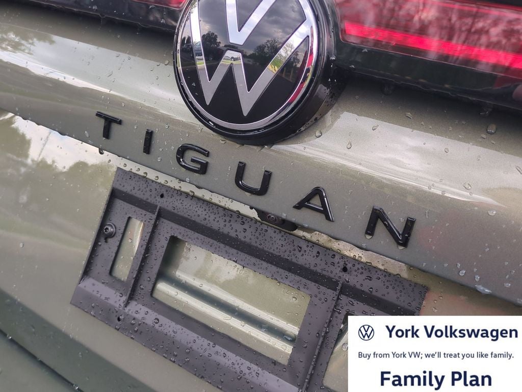 2026 Volkswagen Tiguan 2.0T SE R-Line Black
