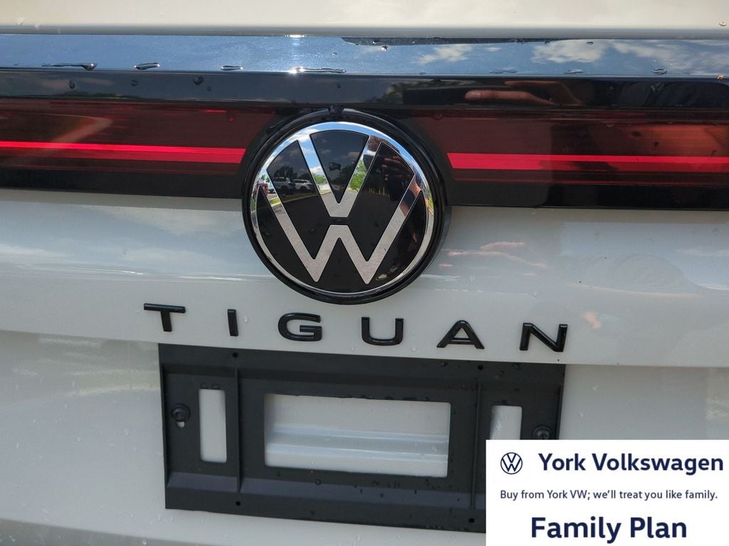 2026 Volkswagen Tiguan 2.0T SE R-Line Black