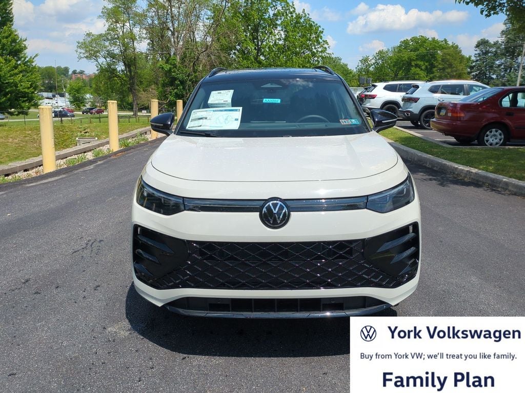 2026 Volkswagen Tiguan 2.0T SE R-Line Black