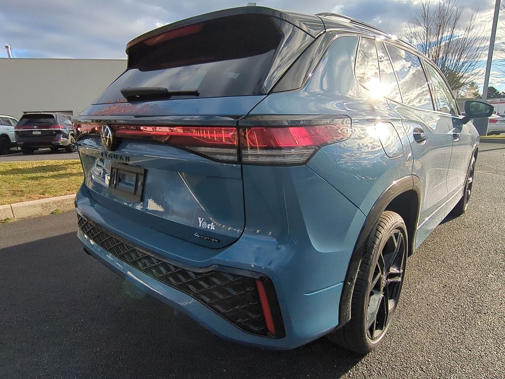 2026 Volkswagen Tiguan 2.0T SE R-Line Black