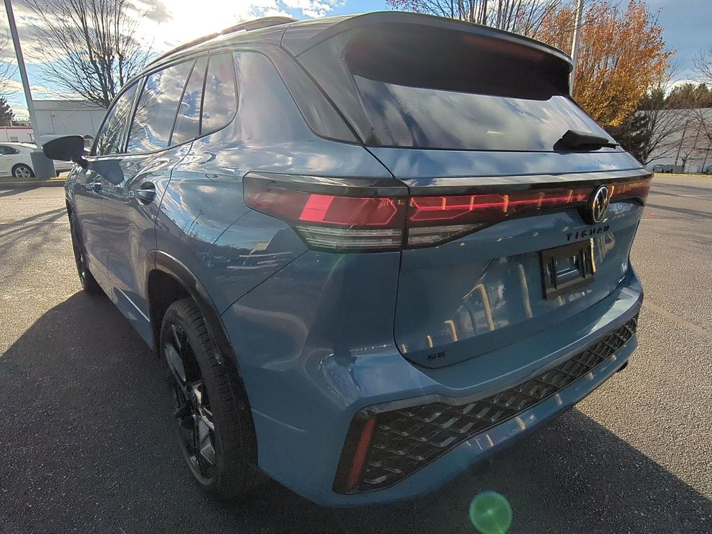 2026 Volkswagen Tiguan 2.0T SE R-Line Black