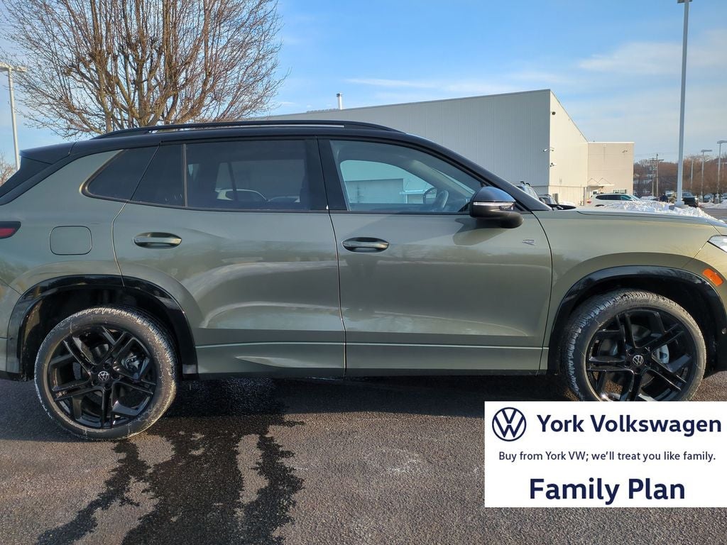 2026 Volkswagen Tiguan 2.0T SE R-Line Black