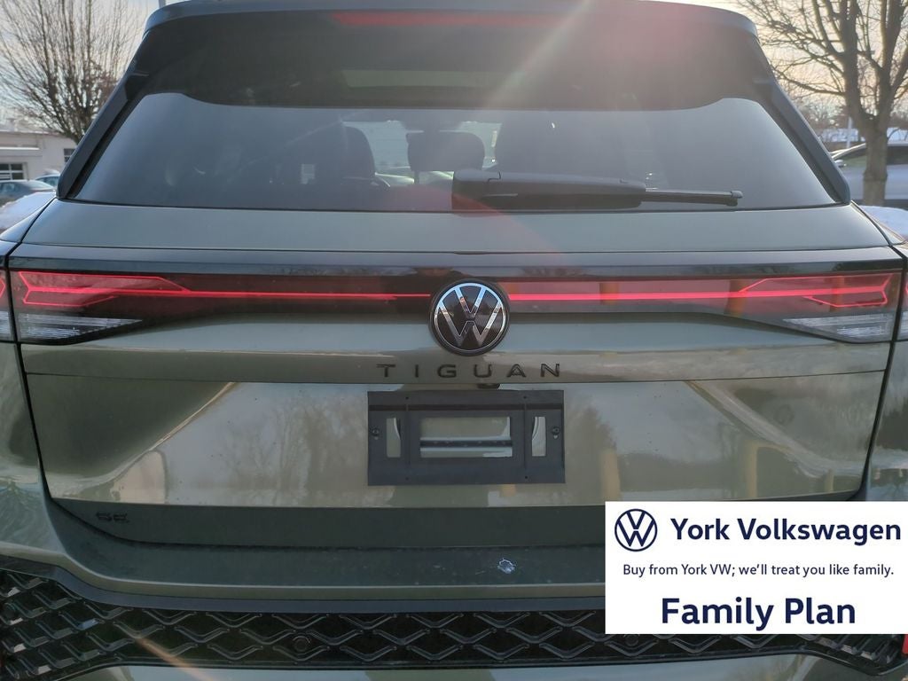 2026 Volkswagen Tiguan 2.0T SE R-Line Black