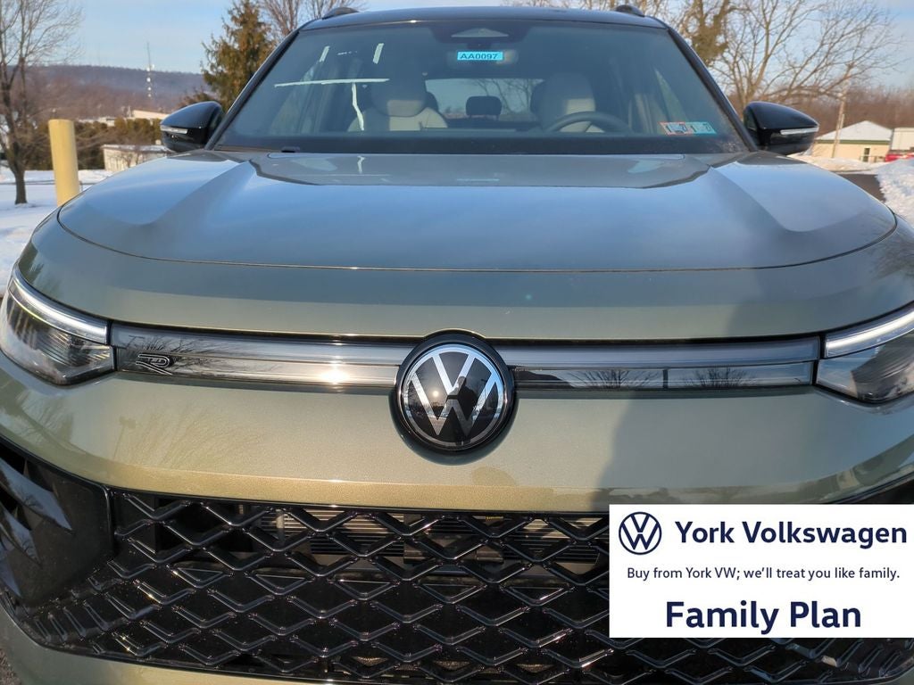 2026 Volkswagen Tiguan 2.0T SE R-Line Black