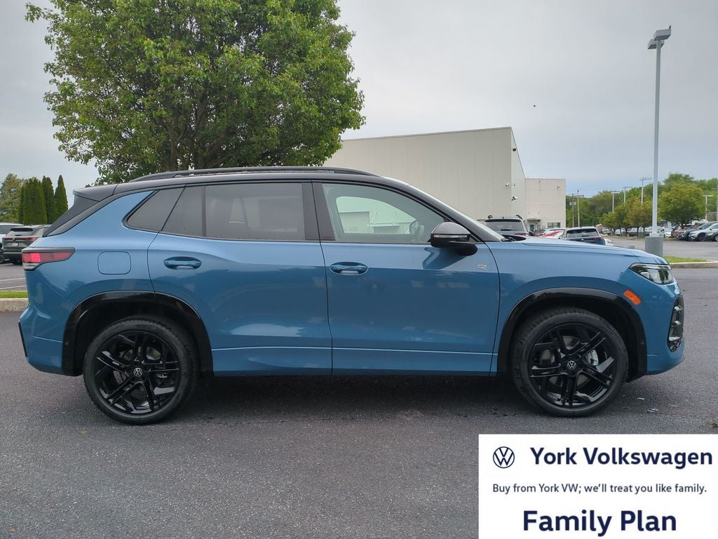 2026 Volkswagen Tiguan 2.0T SE R-Line Black