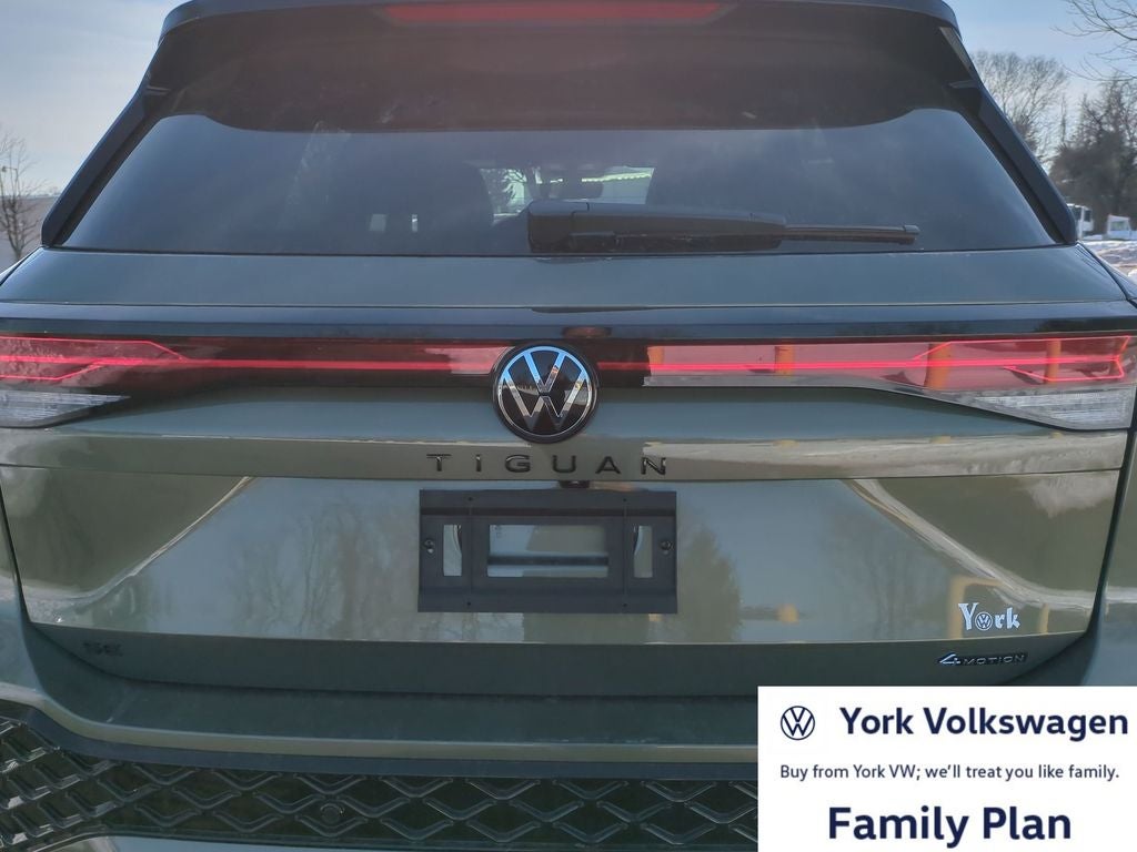 2026 Volkswagen Tiguan 2.0T SE R-Line Black