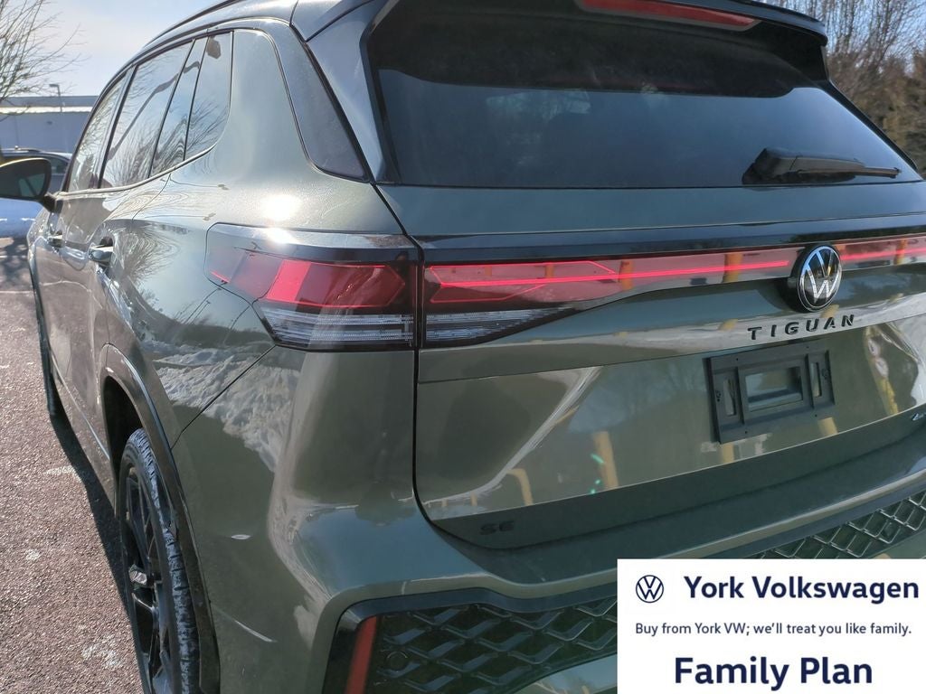 2026 Volkswagen Tiguan 2.0T SE R-Line Black