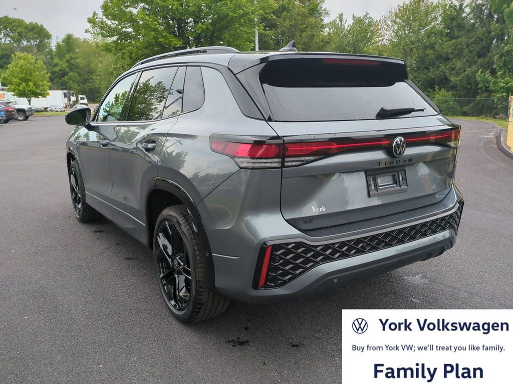 2026 Volkswagen Tiguan 2.0T SE R-Line Black