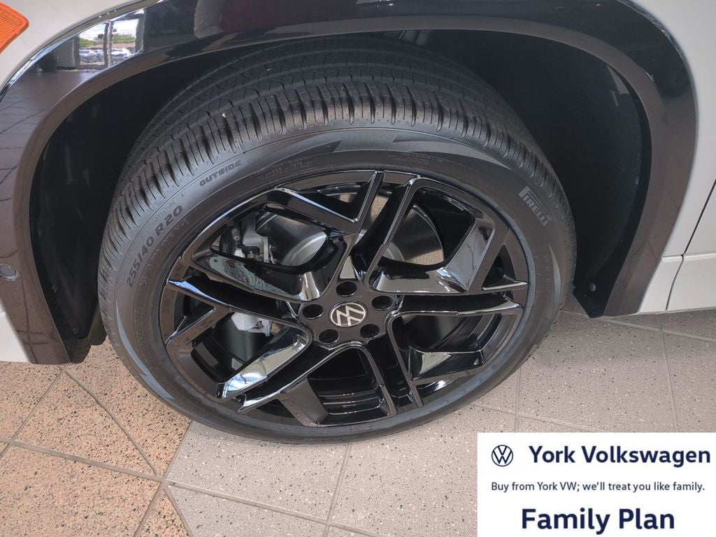 2026 Volkswagen Tiguan 2.0T SE R-Line Black