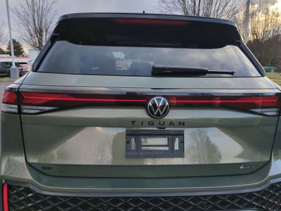 2025 Volkswagen Tiguan 2.0T SE R-Line Black