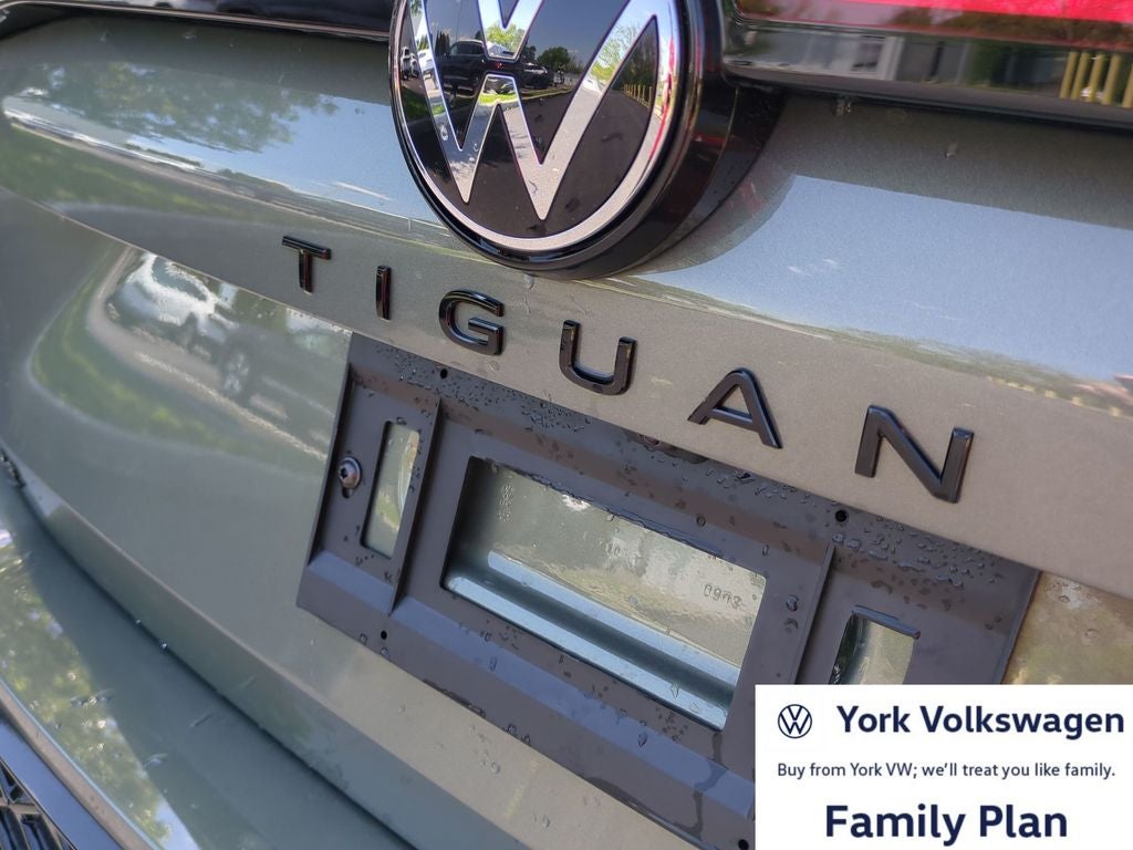 2026 Volkswagen Tiguan 2.0T SE R-Line Black