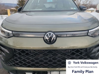 2026 Volkswagen Tiguan 2.0T SE R-Line Black