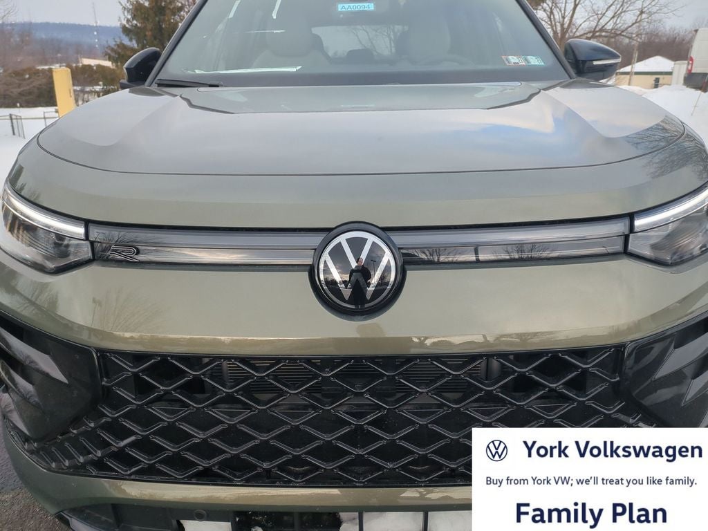 2026 Volkswagen Tiguan 2.0T SE R-Line Black