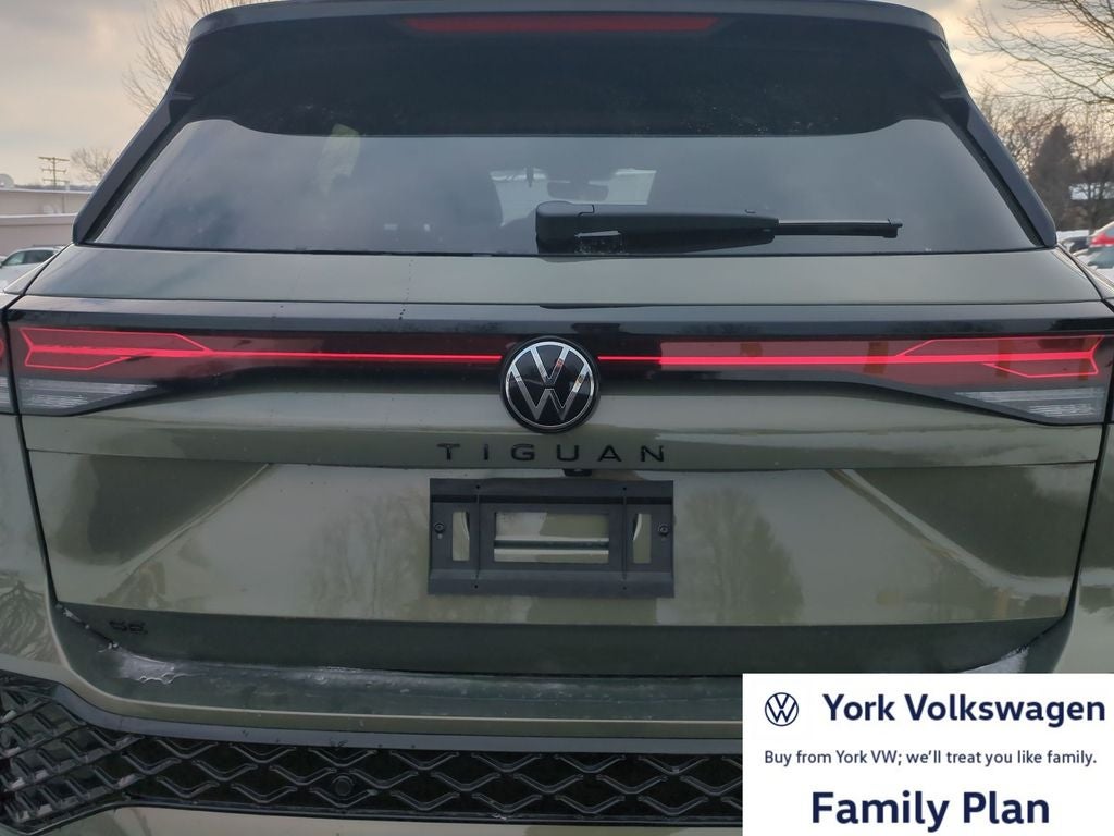 2026 Volkswagen Tiguan 2.0T SE R-Line Black