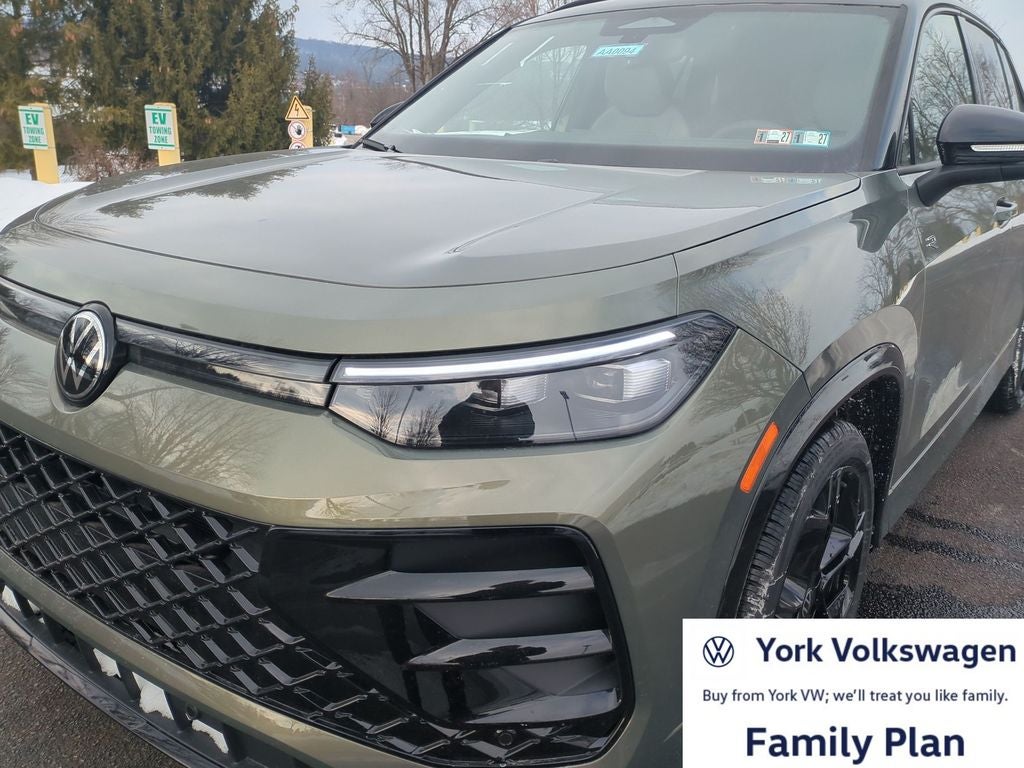 2026 Volkswagen Tiguan 2.0T SE R-Line Black