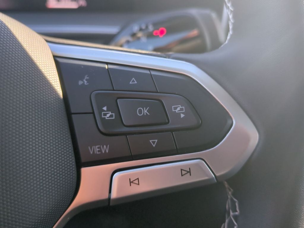 2025 Volkswagen Tiguan 2.0T SE