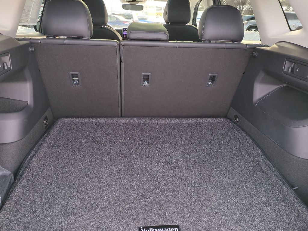 2025 Volkswagen Tiguan 2.0T SE