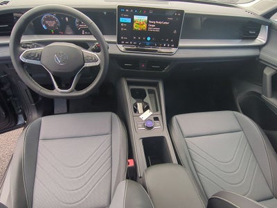 2025 Volkswagen Tiguan 2.0T SE