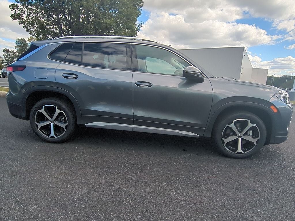 2025 Volkswagen Tiguan 2.0T SE