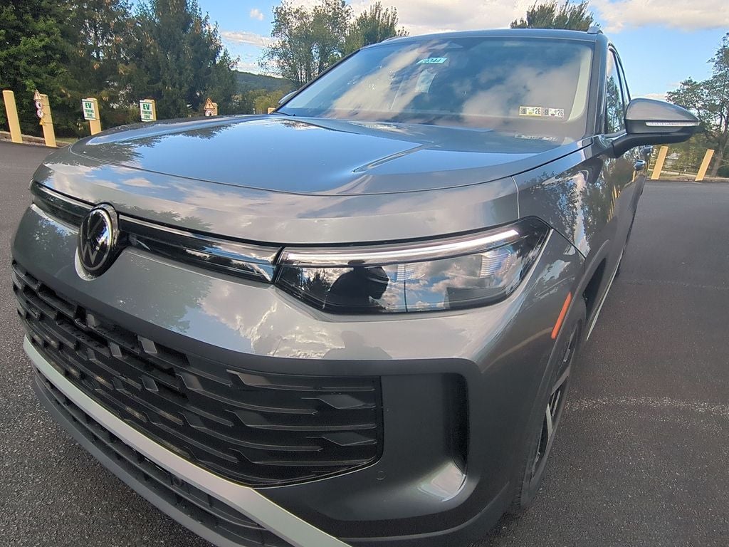 2025 Volkswagen Tiguan 2.0T SE