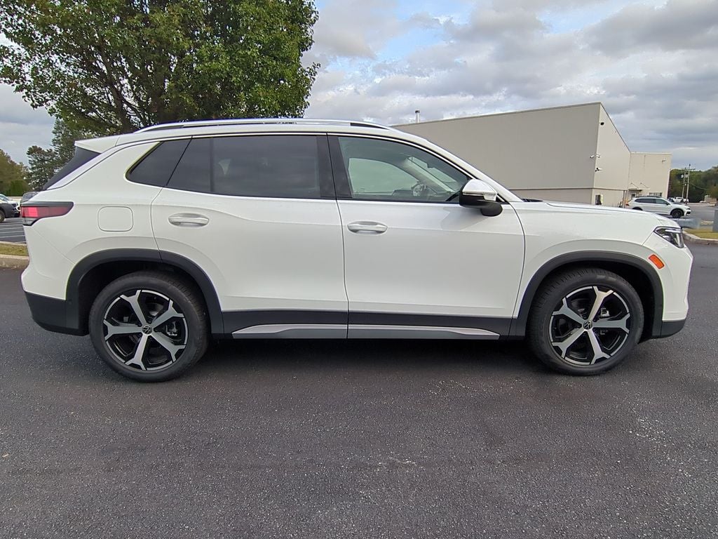 2025 Volkswagen Tiguan 2.0T SE