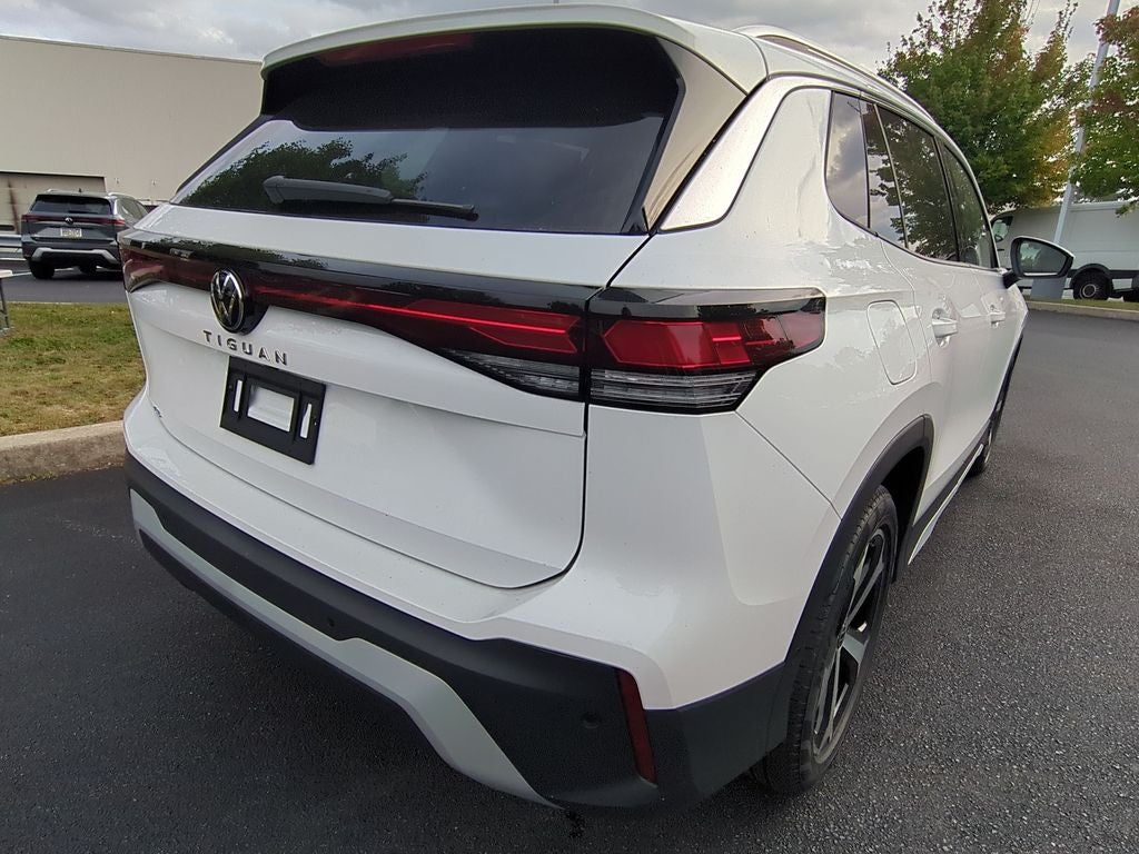 2025 Volkswagen Tiguan 2.0T SE