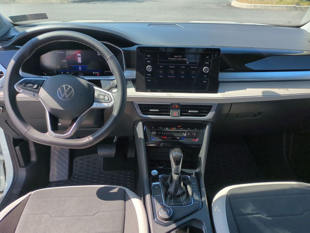 2025 Volkswagen Taos 1.5T SE