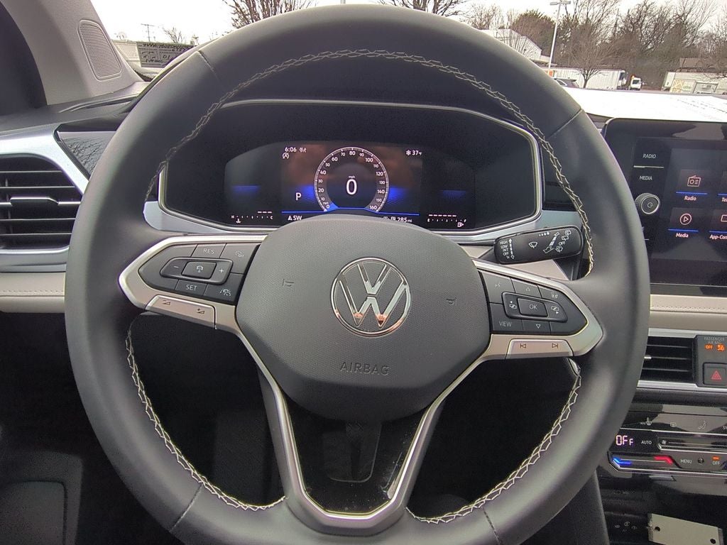 2025 Volkswagen Taos 1.5T SE