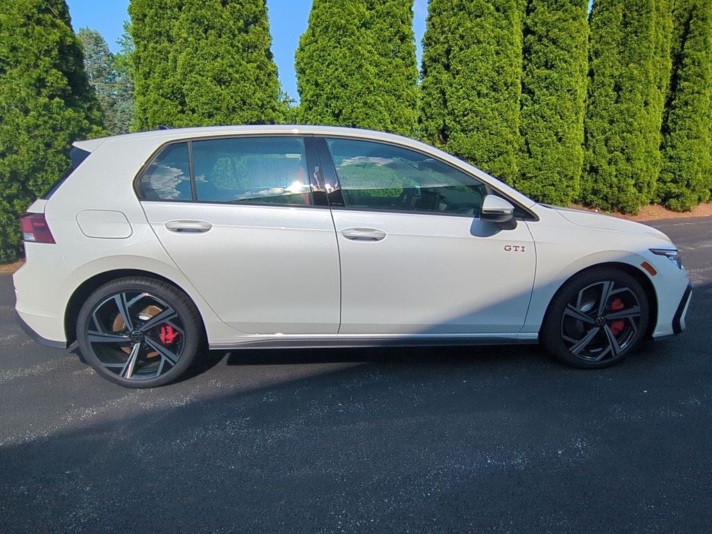 2025 Volkswagen Golf GTI 2.0T SE