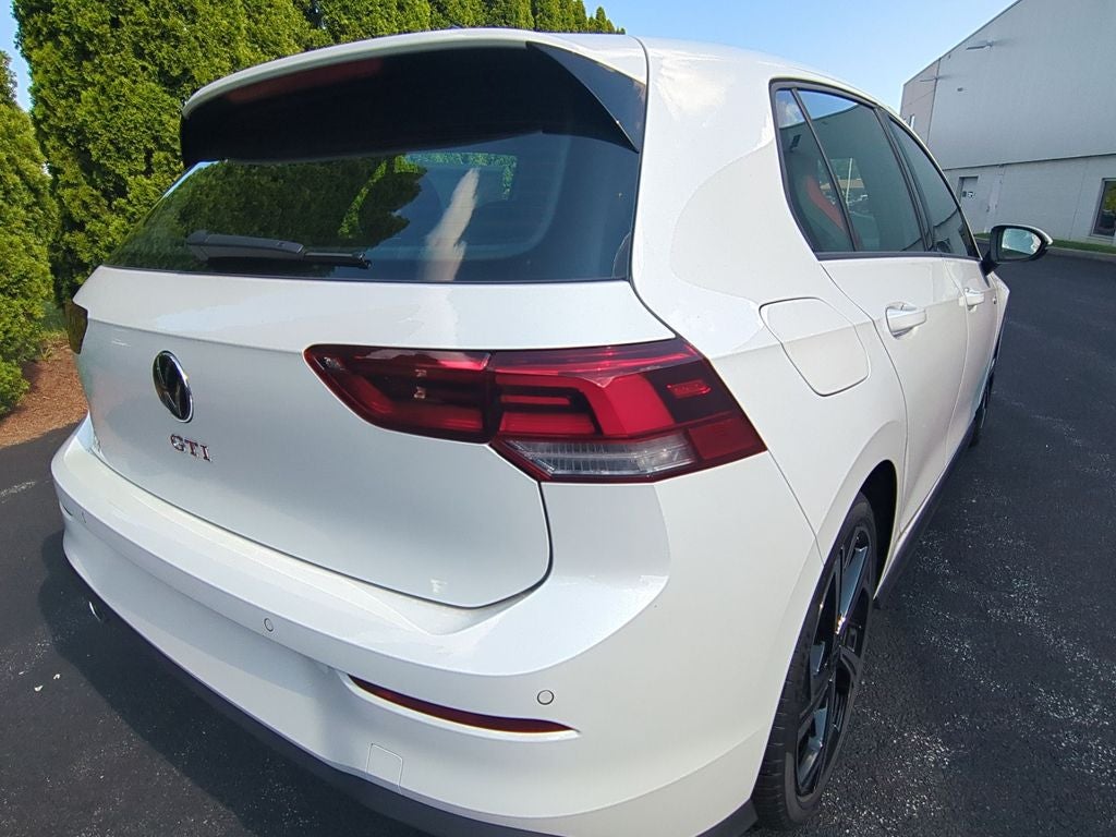 2025 Volkswagen Golf GTI 2.0T SE