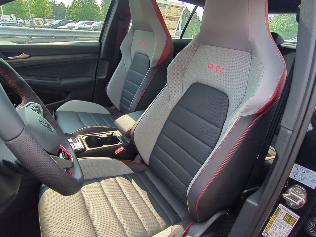 2025 Volkswagen Golf GTI 2.0T SE