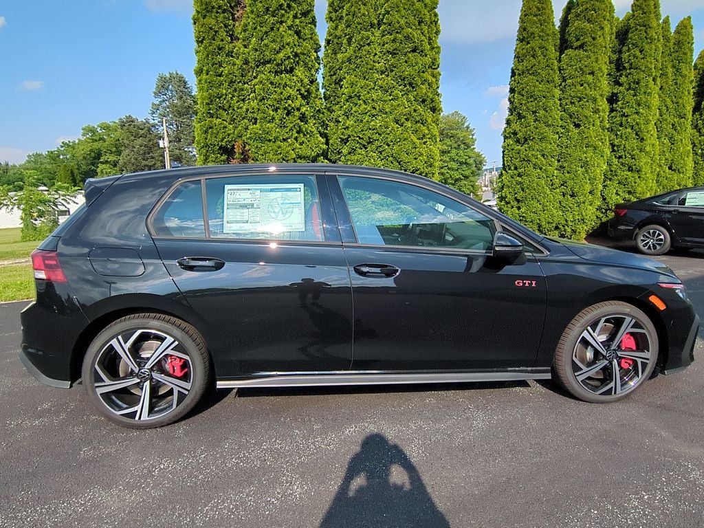 2025 Volkswagen Golf GTI 2.0T SE