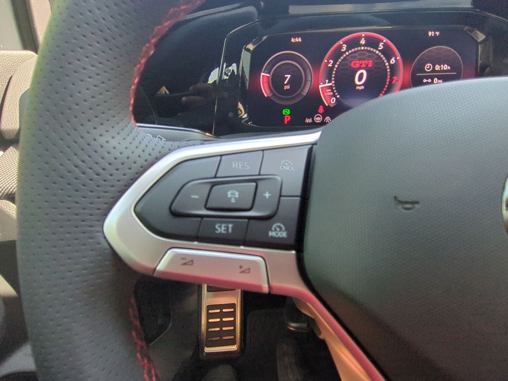 2025 Volkswagen Golf GTI 2.0T SE