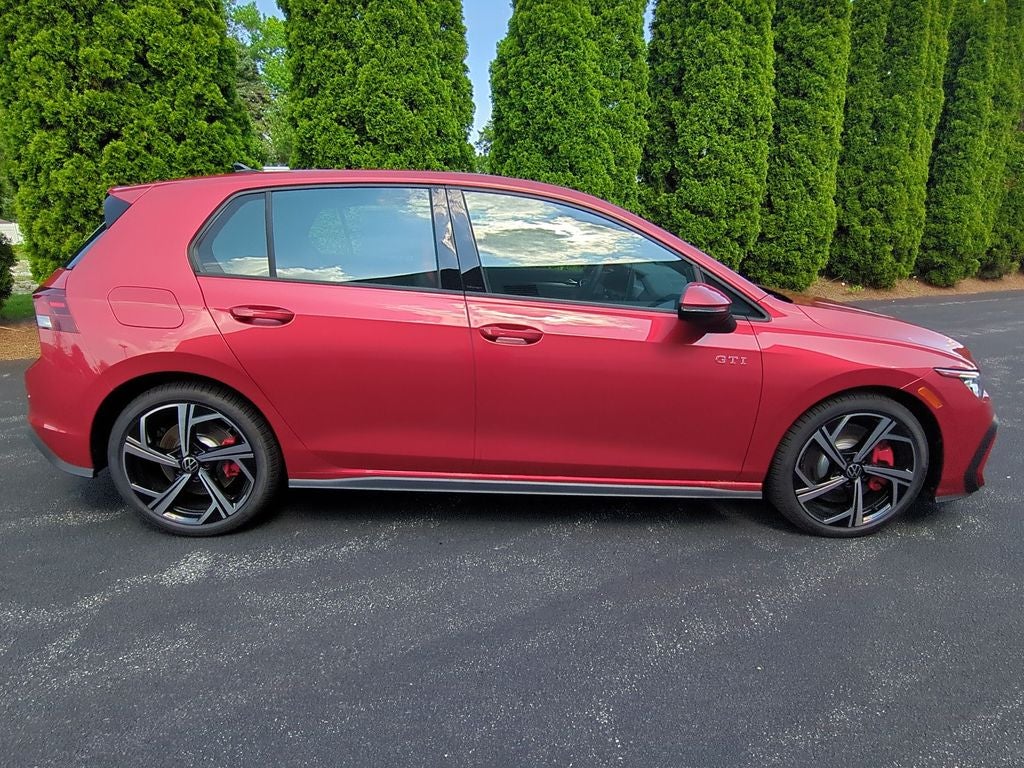 2025 Volkswagen Golf GTI 2.0T SE