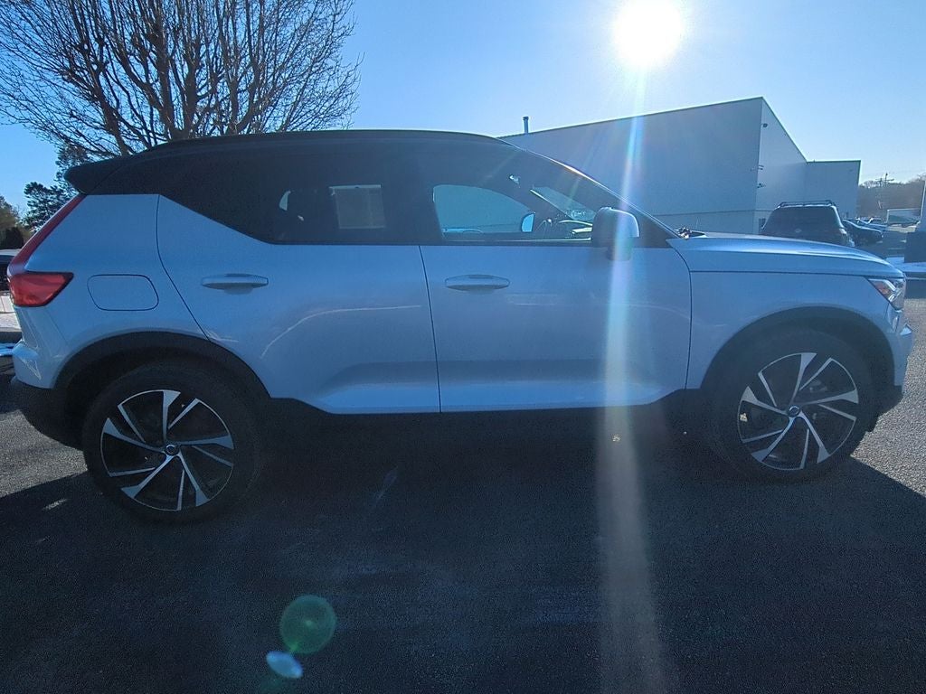2021 Volvo XC40 R-Design